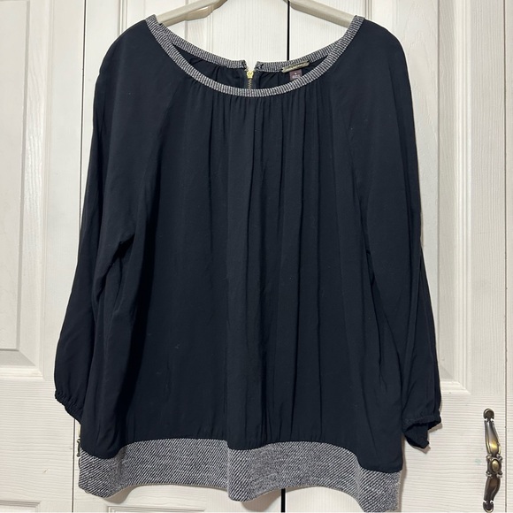 Dana Buchman Women’s Size L Knit Lined Black Pleated Crewneck Blouse Back Zipper - Picture 8 of 8